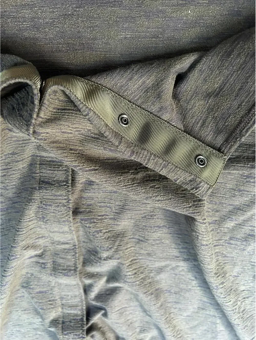 Lululemon Vinyasa Scarf Olive Green Heathered Snap Infinity